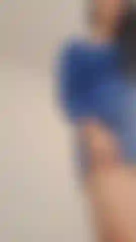 Tiro a roupa no meu escritório.