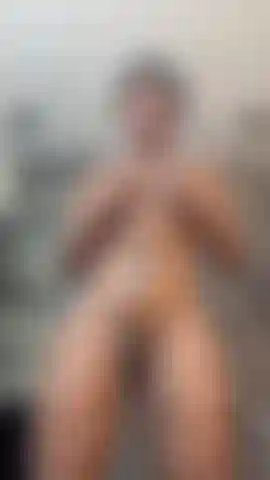 Enjoy my body and an excellent view of my Boobs, full of oil and very hot!
