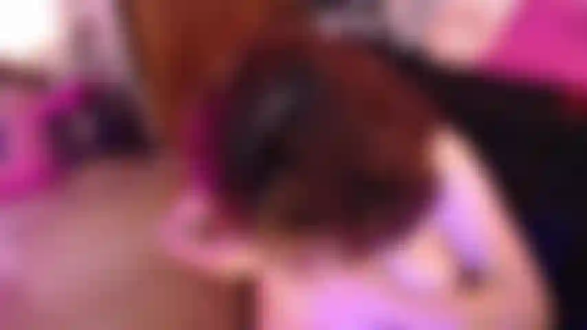 Chupa meus peitos chupa meu leite e cospe na minha cara e no meu cabelo, me enche de leite e saliva que é uma bagunça só 🎀.