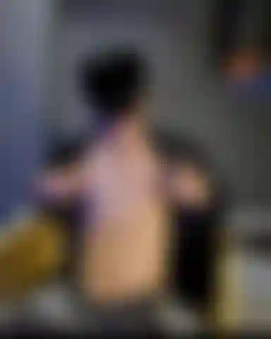 Preciso que você me ajude a me despir.