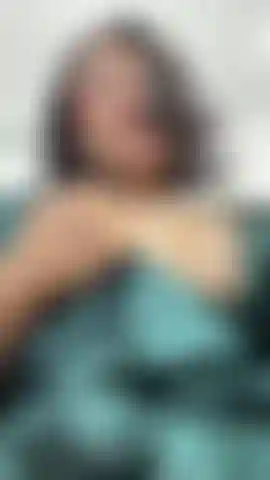 I have a craving that only you could take away from me...  I wore something that you love, but the truth is that it's already getting in the way. Are you coming to help me take it off?