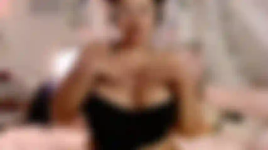 Joi: seu pau não para de gozar na minha bunda.