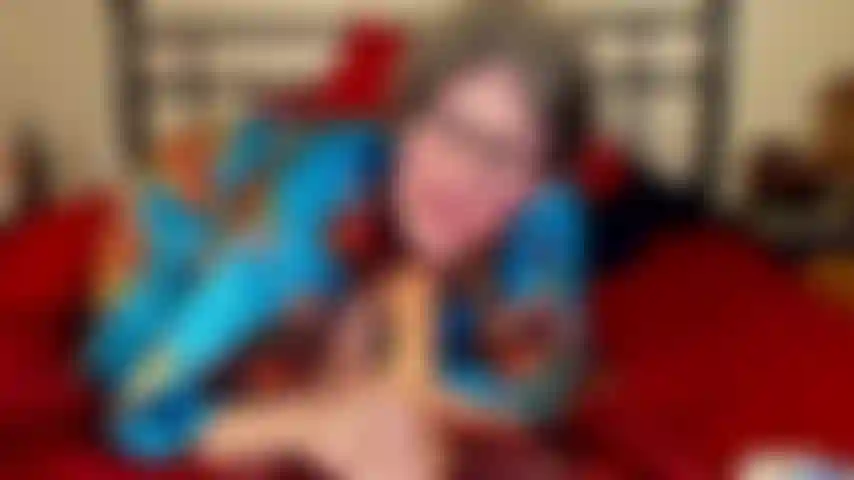 Boquete babando na garganta profunda com provocação de mamilo, foda maminha e dedilhado de buceta.