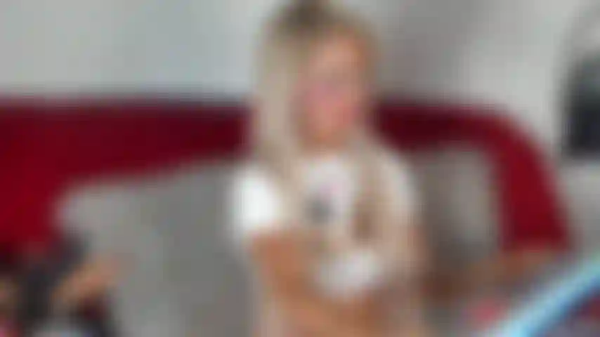 Os melhores 20 minutos gozando com sua boneca vadia favorita; sendo imunda e molhada como uma boa garota (d) xxx.