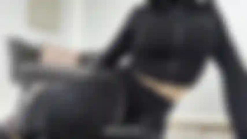 Depois da academia - após minha sessão de esportete faço cheirar cada parte do meu corpo...