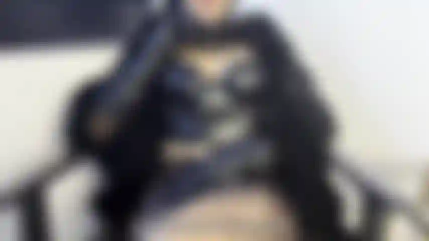 FINDOM - Je te rgle ton compte.It's clearly time I laid bare the truth.I'm not going to mince words when I tell you about your financial situation and what I expect from you.
This subject stings you, and you're avoiding it, but it's fundamental, whether you like it or not.