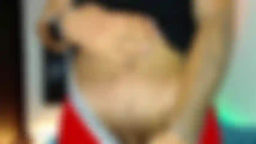 Fodendo minha bunda grande até eu conseguir minha porra.