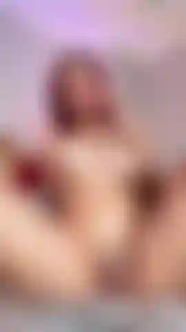 masturbating my delicious pussy