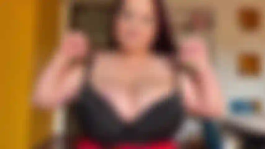 Compressed_desire_hugeboobs_bouncing-in-my-bra-and-oily-massage.