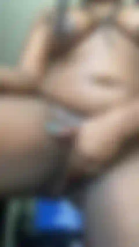 Jogo rápido de vibrador antes do trabalho.