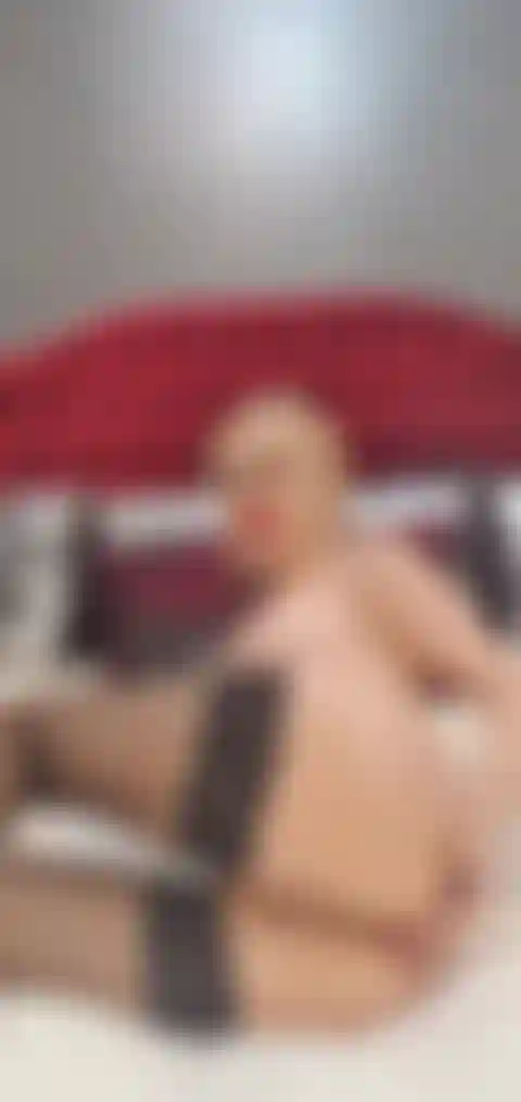 Anan brinca e esguicha.