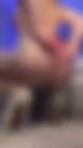 Calcinha vermelha e salto alto) nada demais)))).