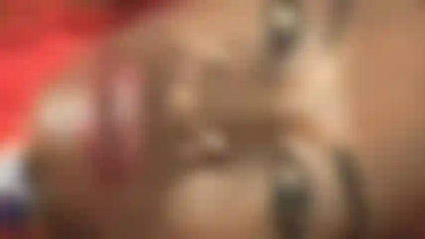 Dama de vermelho admiração.