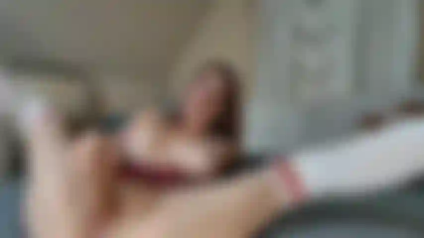 Que faz sexo longo e duro e chupa de perto.