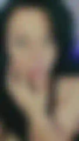 Fuckin that pretty mouth like you like😈