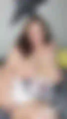 Um pequeno mamilo brincando, hehe.