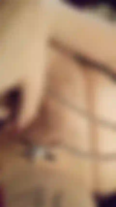 Abusos de slavemeat e brinquedos com clitóris.