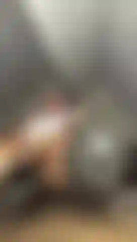 Acariciando meu pau preto xxl.