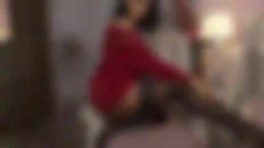 Cavalgando você em minhas meias de seda.