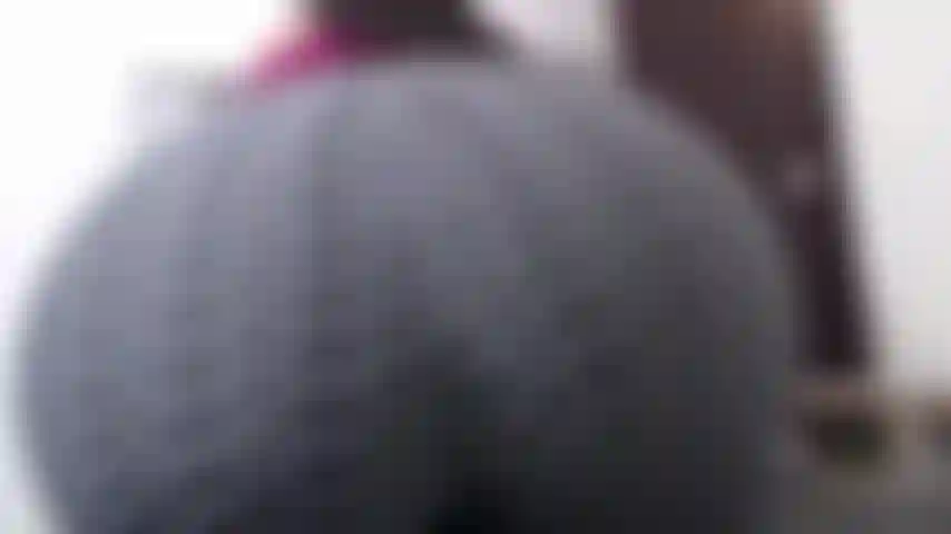 Adore minha bunda de legging.