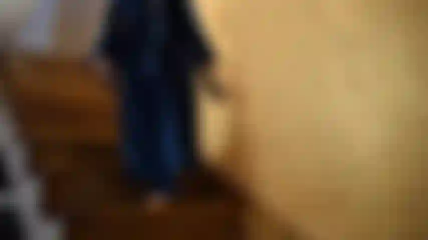 Peitos à mostra pela manhã.