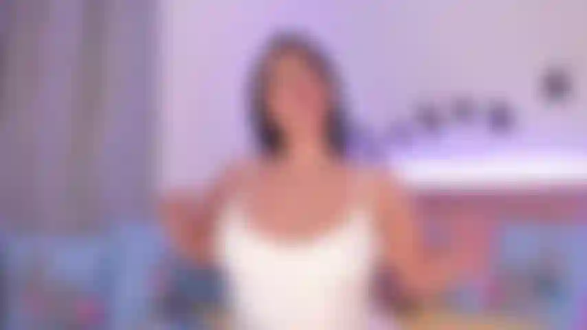 Latina de bunda grande tomando pau cachorrinho!!!