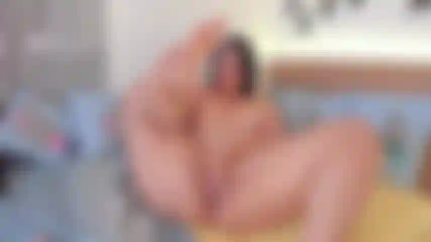 Quero que você beije meus pés enquanto me fode.