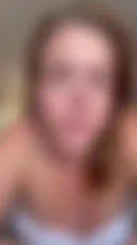 Punição por mau comportamento . Contato visual e joi com close up de seios e buceta.