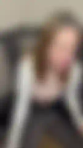 Pregnancy neighbour video !
My neighbour pops over for a tea and i tell him how my husband no longer finds my body attractive due to the changing effects of pregnancy.He however loves it so i decide to lure him to fuck me good until we both climax hard together ..dildo used ..come see my huge pregnant belly !