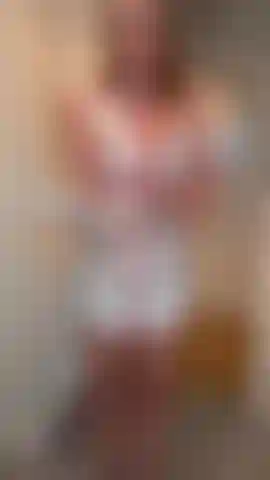 Nurse And The Patient 
Nurse Liz is very experienced at assisting patients who find it difficult to ejaculate 💦 . Please ensure to book regular appointments ..
5 Minute Video includes nudity , nurse outfit , jerking a dildo in between my big natural boobs with dirty chat to encourage you to cum like a good patient for me ..