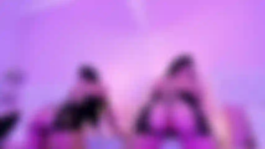 Faço plug anal e twerk.