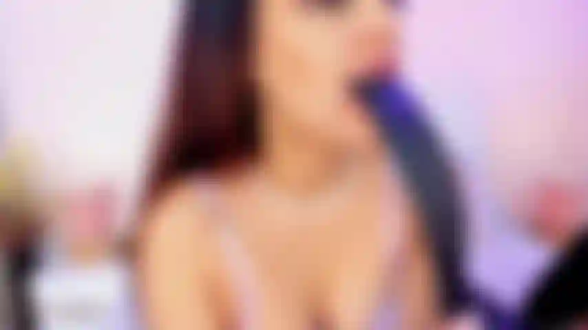 Venha se divertir com minha bunda grande.