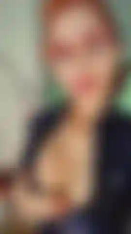 Conjunto de látex roxo.