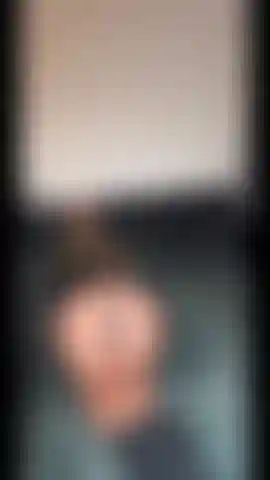 Me curvo, provoco e brinco.