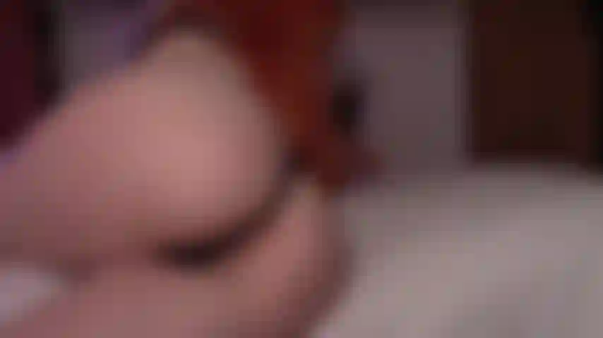 Primeira brincadeira anal (dedos).