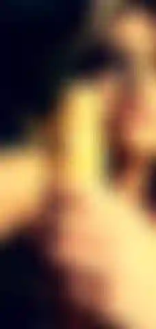 Punhetando vibrador gozando.