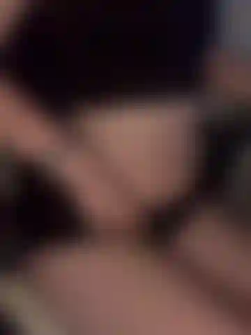 Gamer girl gets horny at her desk and decides to play with herself... ;)