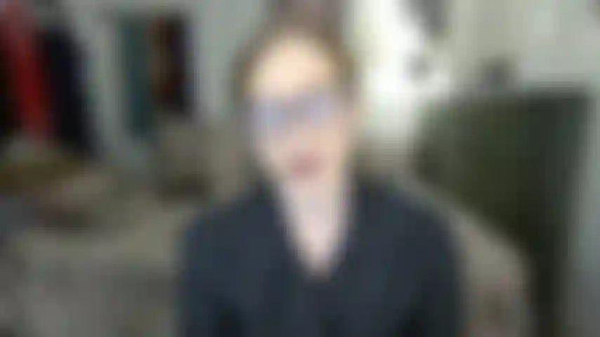 Bibliotecária suja foda rápida de salto alto.