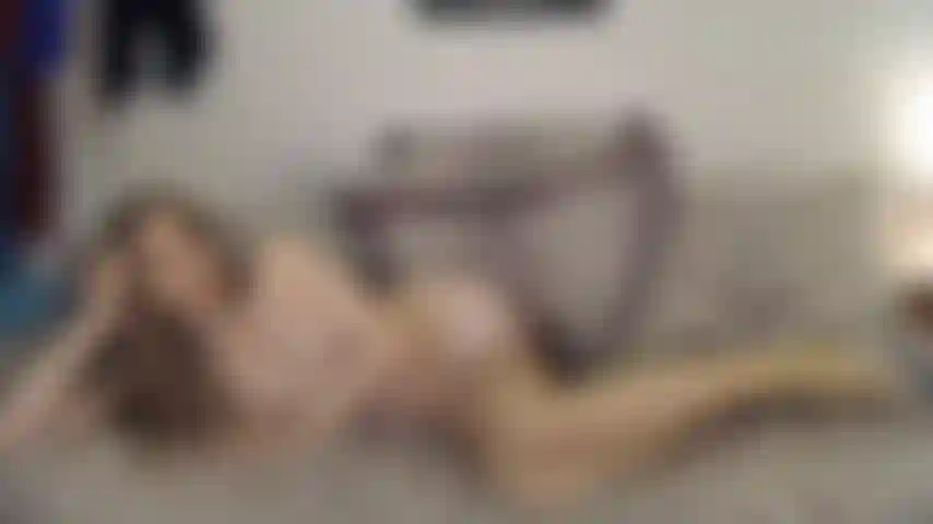 Meias emmy e saltos de buceta jogam.