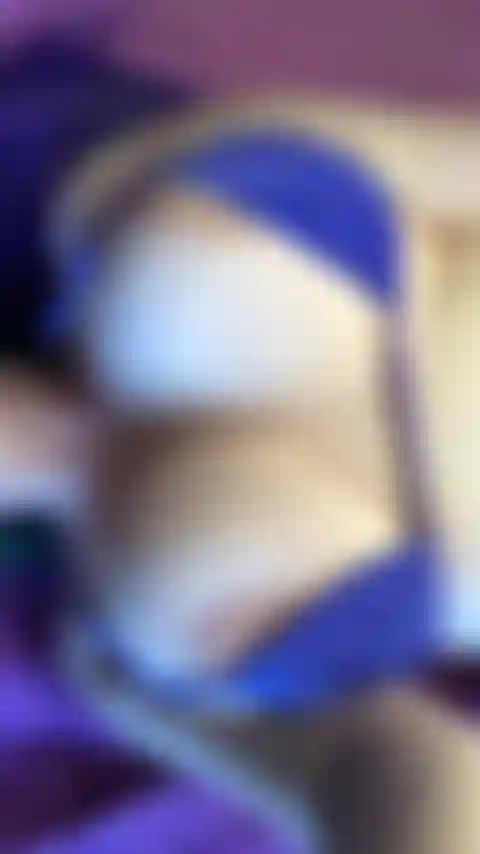 Peitos saltando em posição pov.