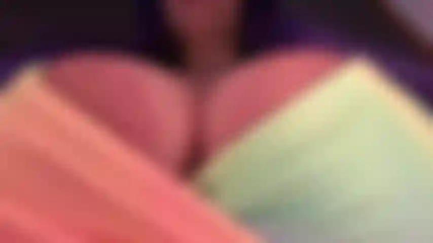 Adoração de peitos enormes e conversa suja.