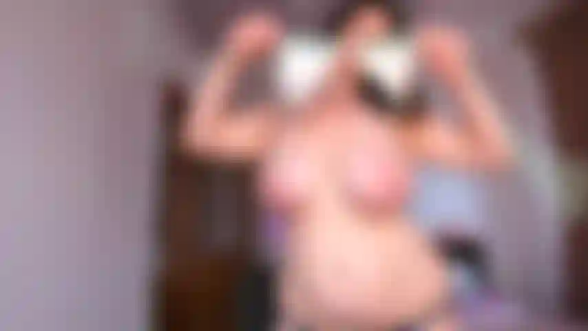 Chupe os dedos dos pés e faça footjob.