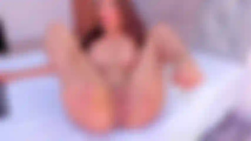 Minha bucetinha, meu cuzinho, meus pés e meus peitos!