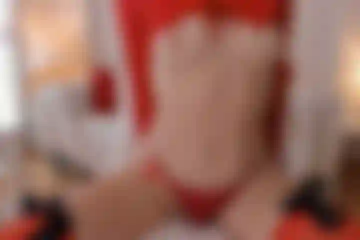 I’m bouncing on my chair with a vibrating toy, playing with my titties just for you… I want you to cover me in your cum. If you love my titties and my voice… and if you want to cum all over me… this video is definitely for you.