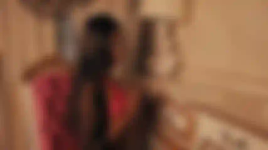 You like to see my body to get hot, I want to feel you very close