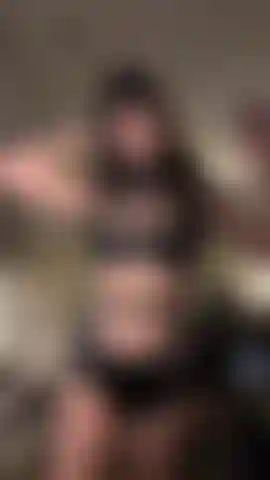 Você gosta da minha roupa de festa fetiche?