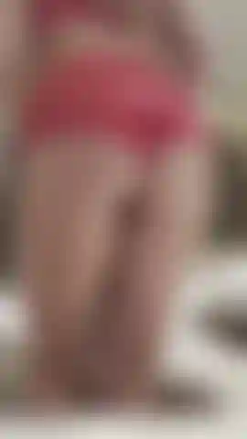 Contas anais enquanto uso shorts de pijama atrevidos.
