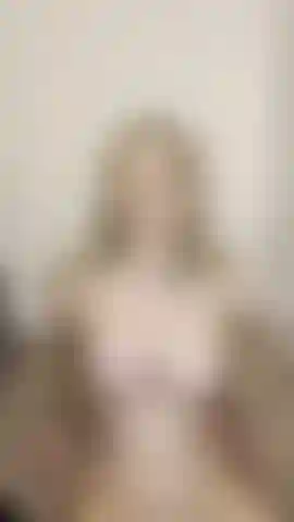 Adoro botas e pés deusas nuas.