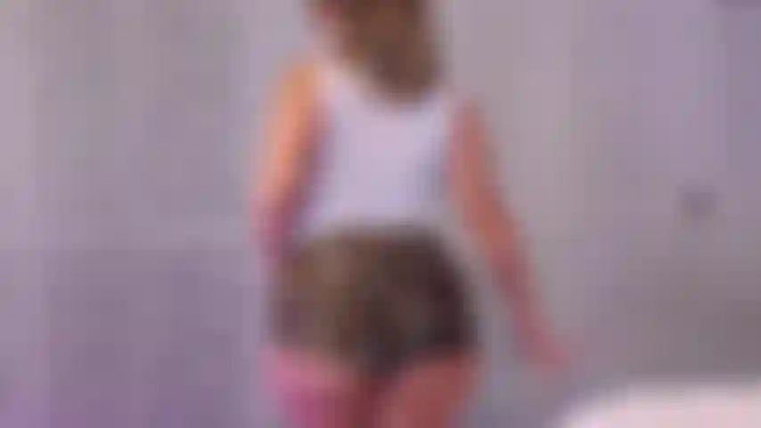 Provocadora sph - você nunca conseguirá ficar com uma deusa como eu. Seu pequenino pau de bebê não conseguiria nem passar pela minha bunda! Não goze ainda, premie, ainda não terminei de te provocar com meus peitos!