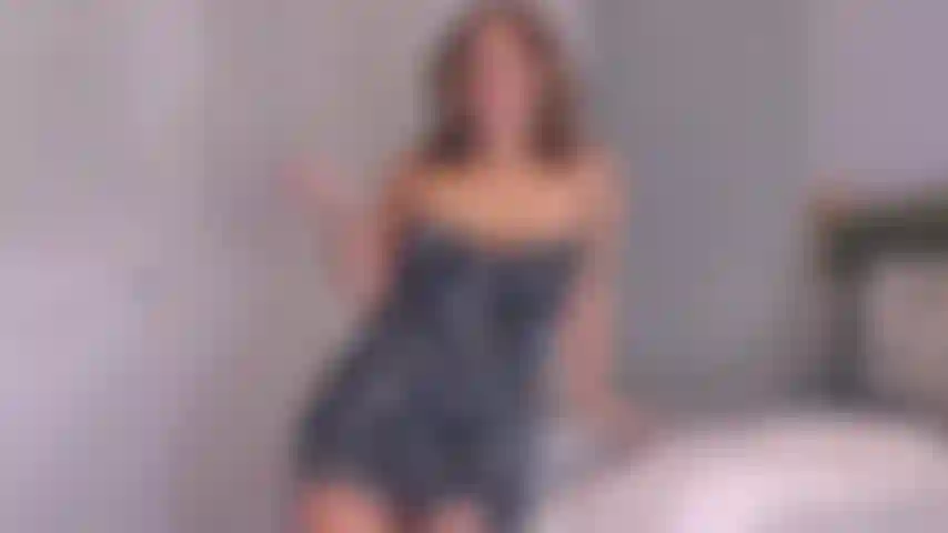 Confrontando a mãe do seu agressor - ah, meu filho está intimidando você? Nós dois podemos dizer que você é um perdedor covarde. Você não vai me impedir quando eu pegar seu pau! Ah não, você é a premie? Vou te provocar com meus peitos e bunda. Inclui um minuto extra de risada como bônus.